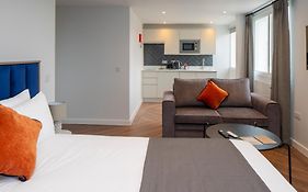 Station Suites Aparthotel
